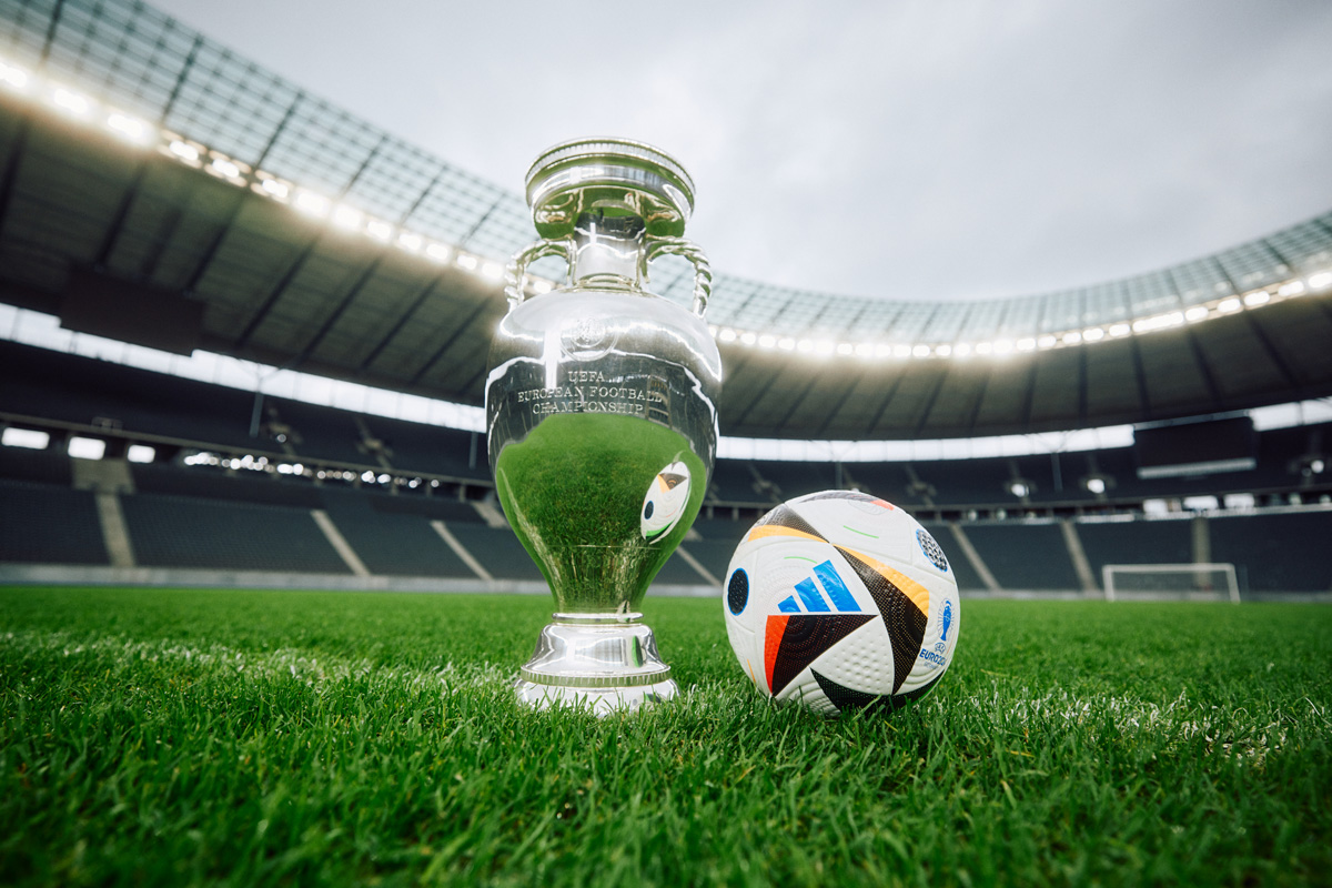 FUSSBALLLIEBE — 2024 年欧洲杯官方比赛用球